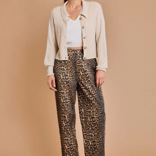 trendy bohemian woman beige cardigan animal print leopard twill 635