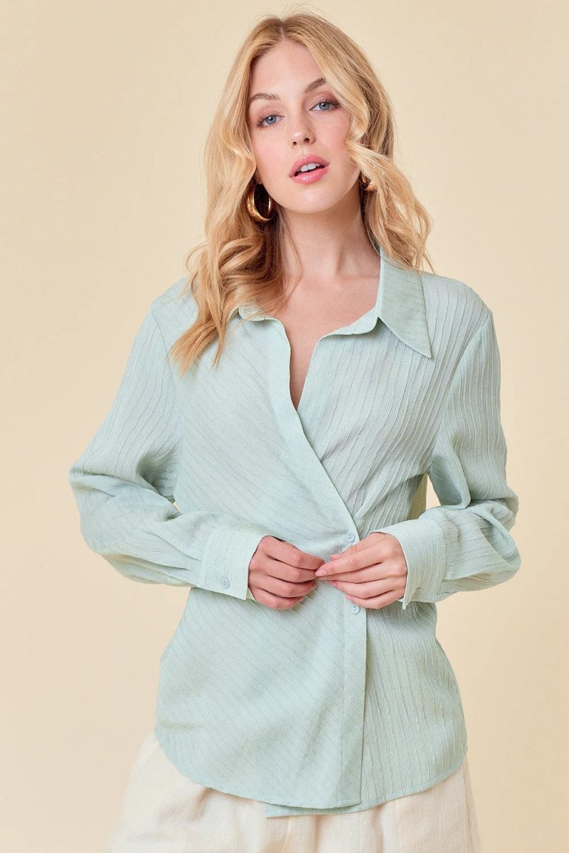 trendy bohemian woman green shirt textured point collar wrap top 313