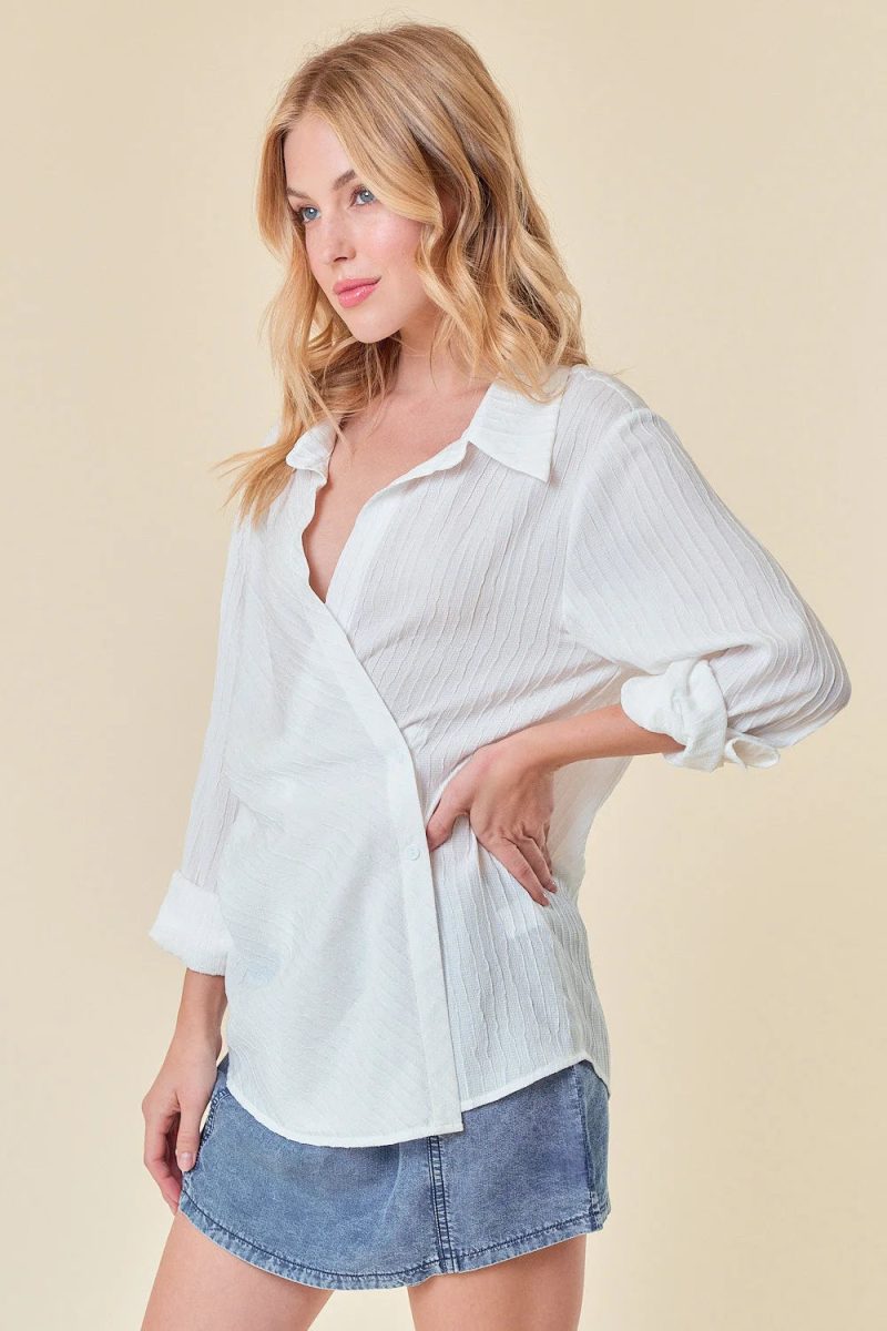 trendy bohemian woman white blouse textured point collar wrap top 200